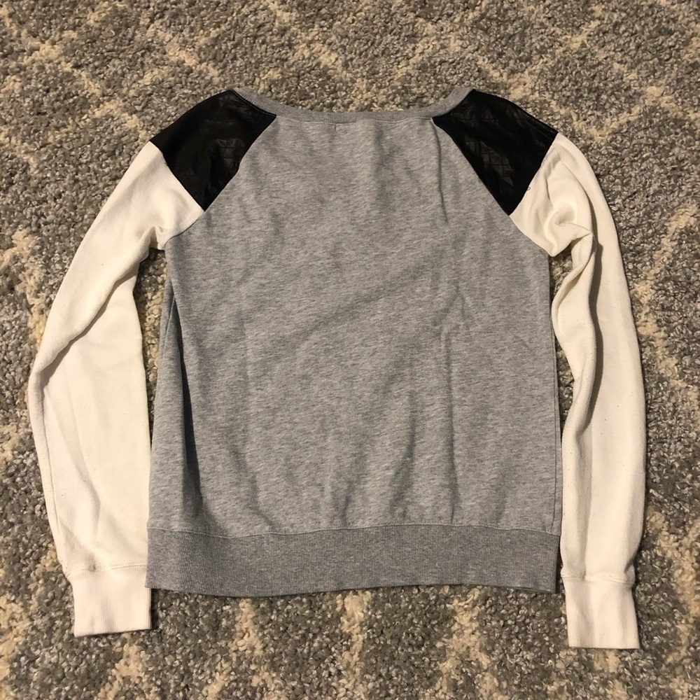 Guess Top - Picture 4 of 4